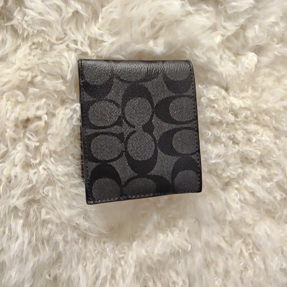 Coach Signature Black and Gray Wallet - Picture 1 of 5